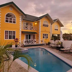 Faith's Tobago Guest house Diamond